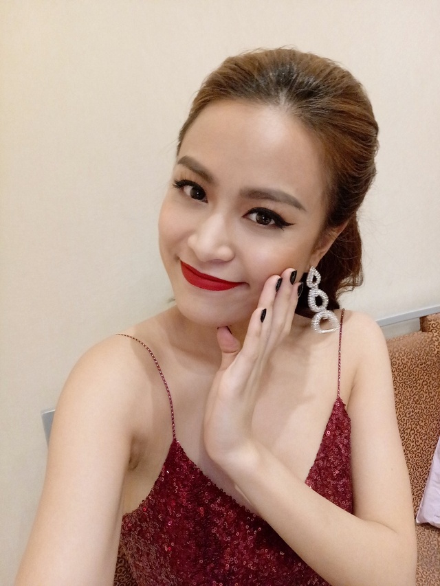 Hoàng Thùy Linh selfie đẹp “không góc chết” với camera trước Vivo V5 - Ảnh 6.
