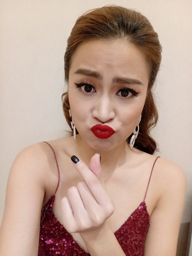 Ho&agrave;ng Th&ugrave;y Linh selfie đẹp &ldquo;kh&ocirc;ng g&oacute;c chết&rdquo; với camera trước Vivo V5 - Ảnh 8.