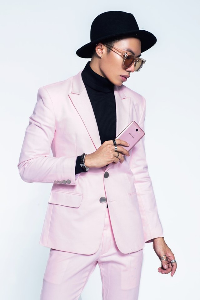 Mặc đồ hồng là yếu đuối? Bạn sẽ nghĩ lại khi xem loạt ảnh cá tính này của 2 stylist Việt - Ảnh 10.