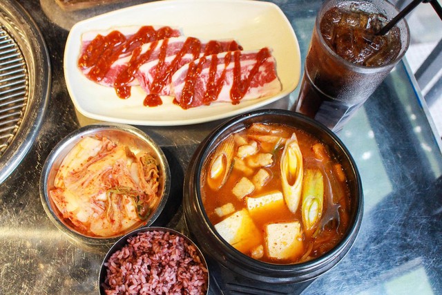 Đón năm mới phá cách với ẩm thực nướng thùng phuy đường phố Hàn Quốc - Ảnh 7.