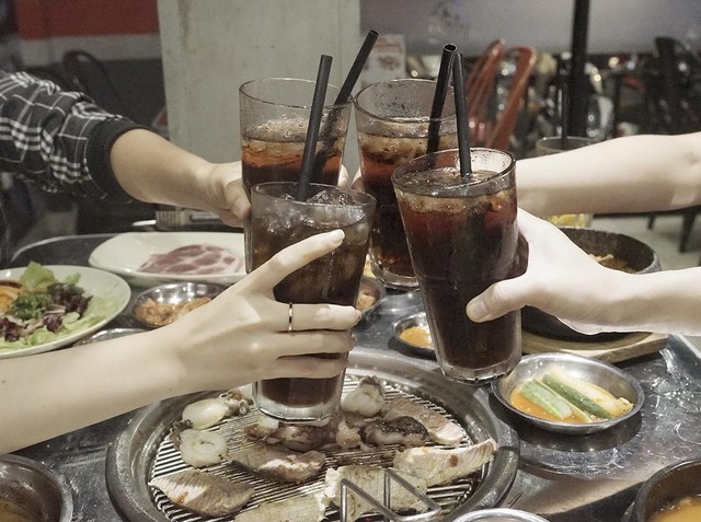 Đón năm mới phá cách với ẩm thực nướng thùng phuy đường phố Hàn Quốc - Ảnh 9.
