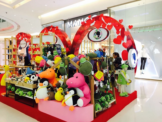 Đón Valentine cùng cặp đôi Thái Trinh – Quang Đăng tại Crescent Mall - Ảnh 1.