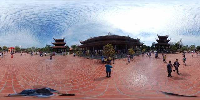 Lễ chùa đầu năm theo cách siêu độc đáo cùng camera 360 - Ảnh 7.