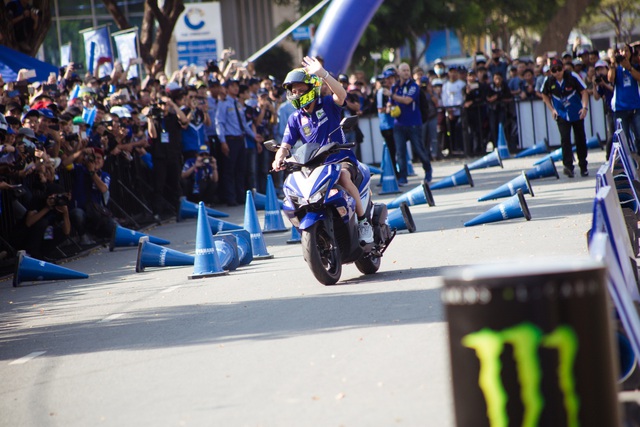Giới trẻ Sài Gòn đầy năng lượng cùng Monster Energy gặp gỡ huyền thoại MotoGP - Ảnh 3.