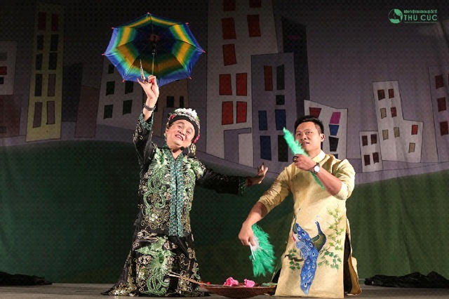 Xuân Hinh khiến khán giả bất giờ với màn biến hóa trên sân khấu - Ảnh 2.
