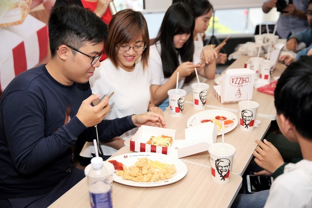KFC tung món ăn độc đáo lần đầu tiên xuất hiện tại Việt Nam - Ảnh 6.