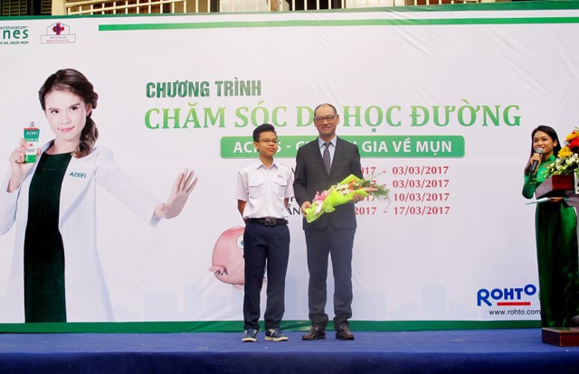 Khởi My hẹn h&ograve; teen trường Trần Đại Nghĩa - Ảnh 2.