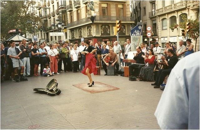 Nghỉ lễ giỗ Tổ: Bạn có chắc mình đủ sức... để quẩy hết Spanish Day? - Ảnh 5.