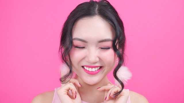Cùng Beauty blogger Chloe Nguyễn biến hóa phong cách với 4 màu son lì - Ảnh 8.