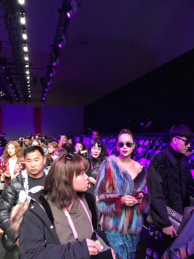 Sella Trương thân thiết bên siêu mẫu Hàn tại Seoul Fashion Week - Ảnh 7.