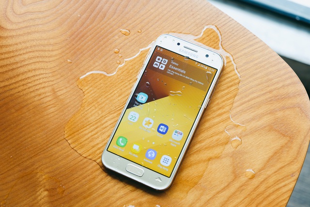 Giải m&atilde; sức h&uacute;t &ldquo;ho&agrave;n hảo&rdquo; đến từ chiếc smartphone tầm gi&aacute; 6 triệu đồng - Ảnh 1.