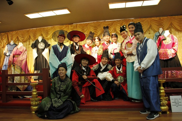 Sau hit &ldquo;Tri kỷ&rdquo;, Phan Mạnh Quỳnh tiếp tục &ldquo;đốn tim&rdquo; kh&aacute;n giả với ca kh&uacute;c &ldquo;Nước ngo&agrave;i&rdquo; tại H&agrave;n Quốc - Ảnh 10.