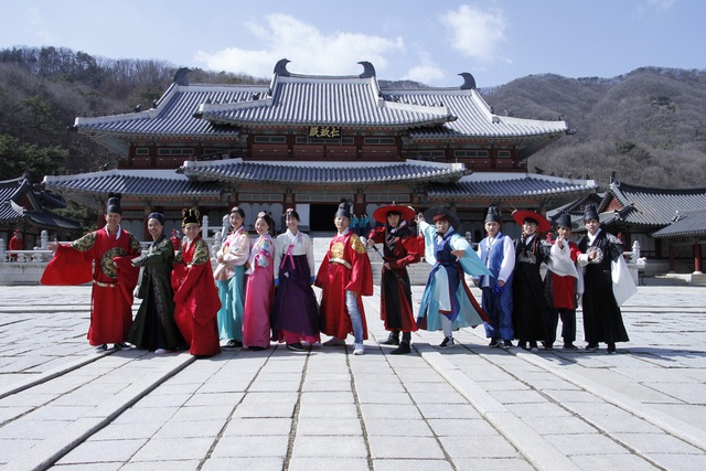 Sau hit &ldquo;Tri kỷ&rdquo;, Phan Mạnh Quỳnh tiếp tục &ldquo;đốn tim&rdquo; kh&aacute;n giả với ca kh&uacute;c &ldquo;Nước ngo&agrave;i&rdquo; tại H&agrave;n Quốc - Ảnh 11.