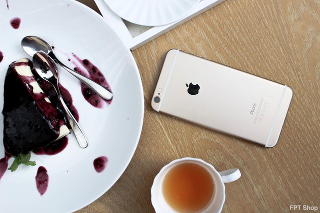 Đây là thời điểm thích hợp nhất để bạn sở hữu iPhone 6 Plus với giá chỉ bằng iPhone 6 thông qua chương trình “Mua táo to bằng giá táo nhỏ” tại FPT Shop​.