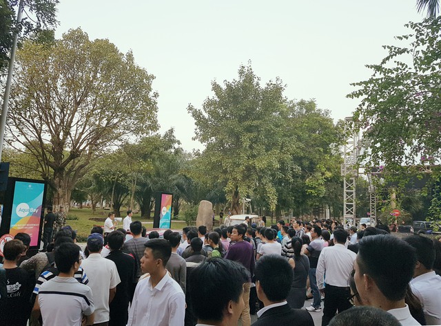 Không khí sôi động tại buổi mở bán