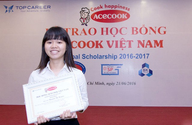 Những gương mặt sinh vi&ecirc;n ti&ecirc;u biểu nhận học bổng Acecook Việt Nam - Ảnh 2.