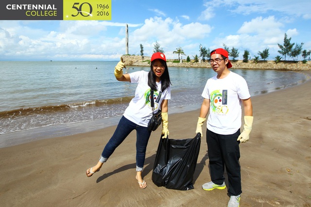 Sinh viên Việt để lại hình ảnh đẹp khi chung tay làm sạch biển - Ảnh 4.