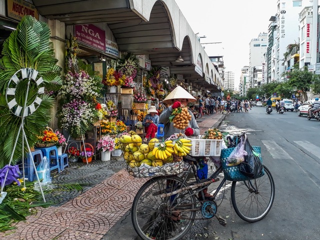 Chợ Sài Gòn qua ống kính Galaxy J7 Prime - Ảnh 1.