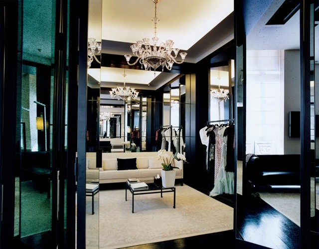 Phòng thử đồ đẳng cấp Haute Couture của Chanel.