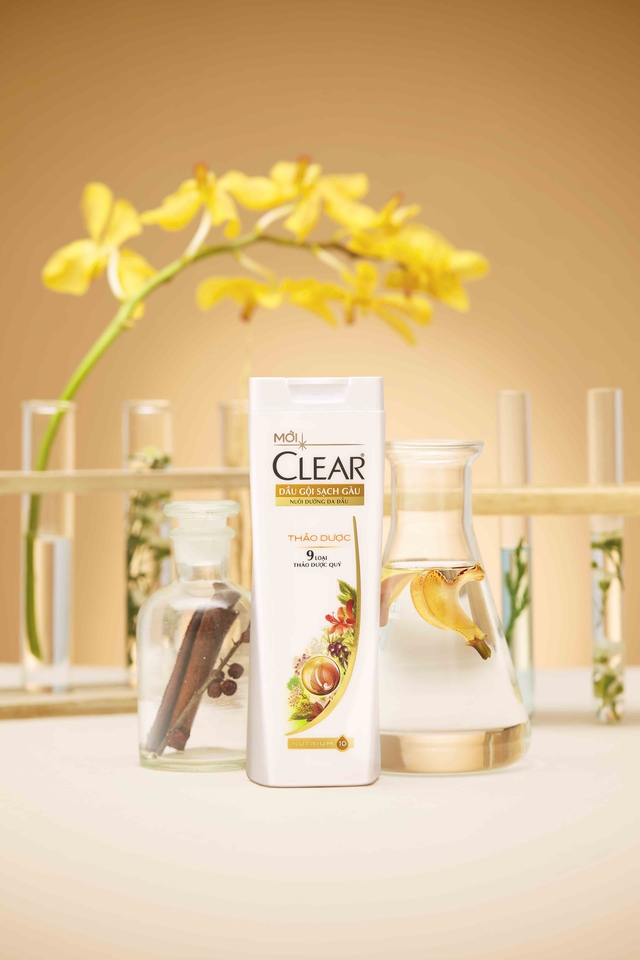 Beauty Blogger Liên Anh và bí quyết cứu mái tóc khi khẩn cấp - Ảnh 3. Beauty Blogger Liên Anh và bí quyết cứu mái tóc khi khẩn cấp - Ảnh 3.
