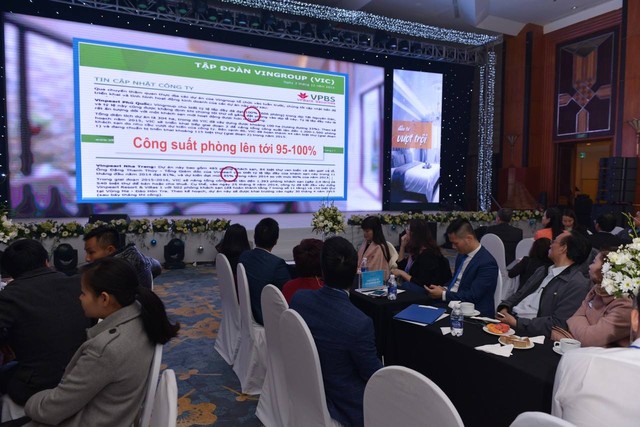 Sự kiện “Vinpearl Resort & Villas – Cơ hội đầu tư hấp dẫn nhất 2015” tại KS Melia, Hà Nội, ngày 27/12/2015 thu hút giới đầu tư.