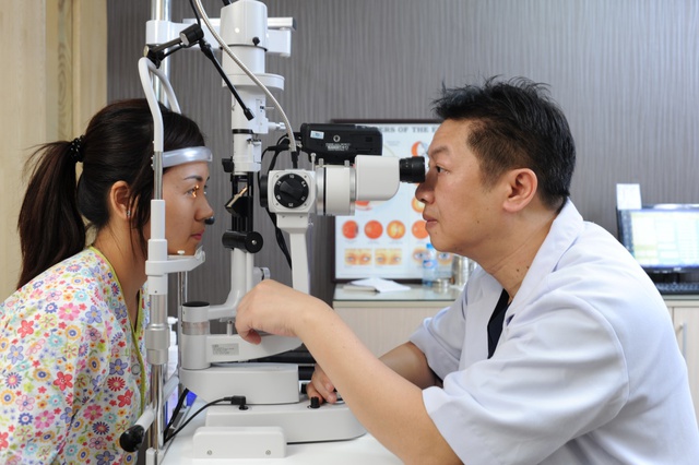 Cuộc sống thật tuyệt vời khi kh&ocirc;ng c&ograve;n cần k&iacute;nh cận! - Ảnh 3.