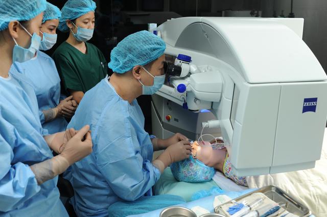 Cuộc sống thật tuyệt vời khi kh&ocirc;ng c&ograve;n cần k&iacute;nh cận! - Ảnh 4.