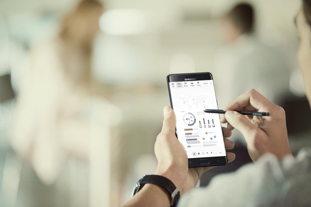 D&aacute;m nghĩ lớn, Galaxy Note7 g&acirc;y cho&aacute;ng với hồ sơ #FirstSevenJobs cực ho&agrave;nh tr&aacute;ng - Ảnh 1.