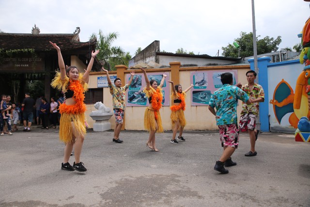 Những h&igrave;nh ảnh ấn tượng tại lễ hội sắc m&agrave;u bậc nhất H&agrave; th&agrave;nh - Ảnh 8.