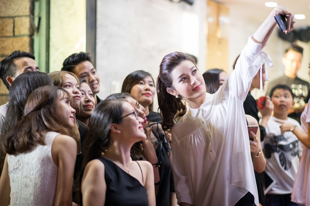 Fashionista Châu Bùi cực chất dự tiệc cùng stylist Hoàng Ku và Á hậu Huyền My - Ảnh 21.
