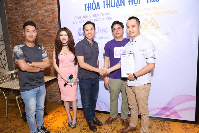 Chỉ cần live stream, bạn cũng c&oacute; thể trở th&agrave;nh ng&ocirc;i sao mạng x&atilde; hội - Ảnh 1.