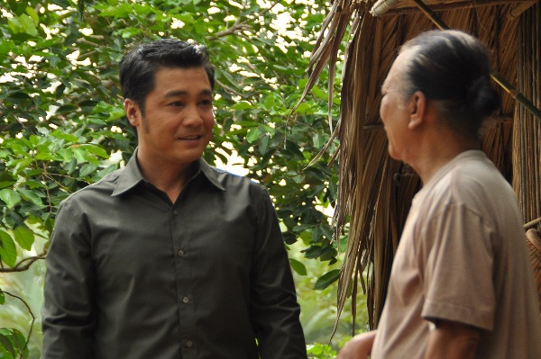 L&yacute; H&ugrave;ng bỏ vợ gi&agrave;u về qu&ecirc; cắm c&acirc;u 3