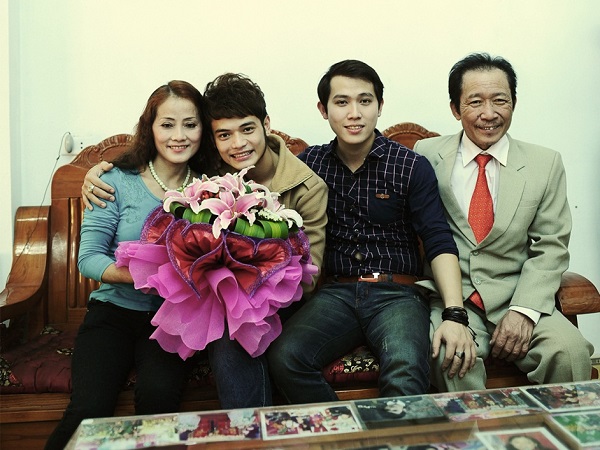 Theo chân Thái Quang The Voice về thăm mẹ 5