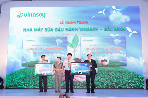 Phó chủ tịch nước Nguyễn Thị Doan dự khánh thành nhà máy của Vinasoy tại Bắc Ninh 5