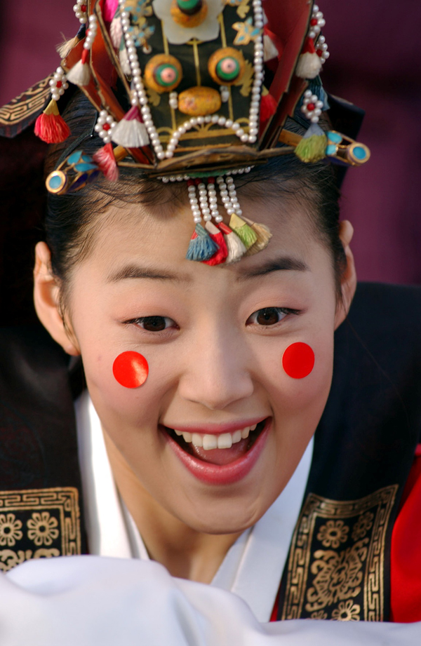 “Cô dâu nhỏ xinh” Han Ji Hye 1