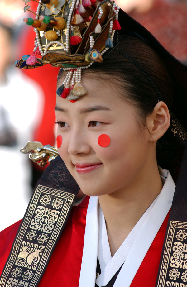 “Cô dâu nhỏ xinh” Han Ji Hye 2