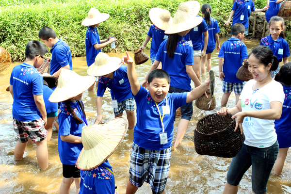 Nghỉ hè, con vui - Bố mẹ 