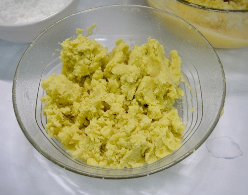 B&aacute;nh cam &ldquo;l&uacute;c lắc&rdquo; si&ecirc;u tốc 4