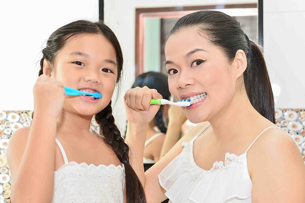 Bí quyết chăm sóc răng miệng của gia đình Mỹ Lệ 4