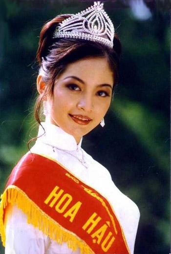Con đường đăng quang của 13 Hoa hậu Việt Nam qua 16 năm 9