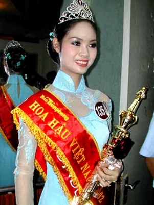 Con đường đăng quang của 13 Hoa hậu Việt Nam qua 16 năm 15