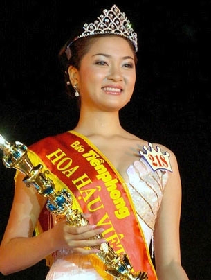 Con đường đăng quang của 13 Hoa hậu Việt Nam qua 16 năm 16