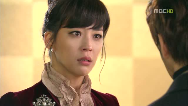 Lee Ji Ah và Yoon Si Yoon 