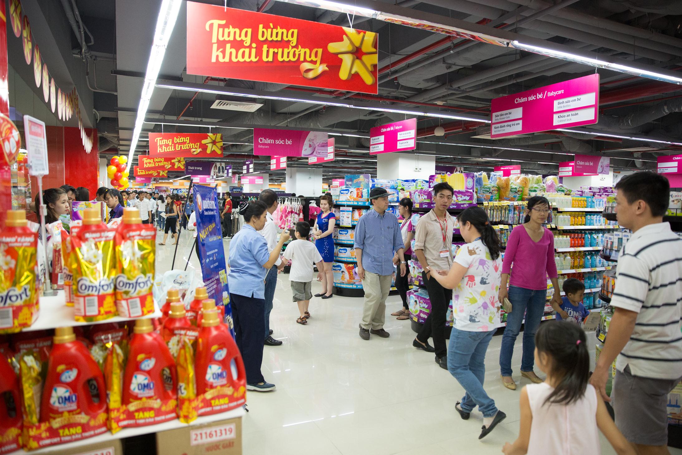 Khai trương VinMart Đồng Khởi và 10 VinMart+ tại TP. HCM 2 Khai trương VinMart Đồng Khởi và 10 VinMart+ tại TP. HCM 2