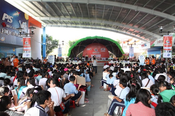 1.500 trẻ hào hứng với ngày hội chung khảo Nét Vẽ Xanh 1