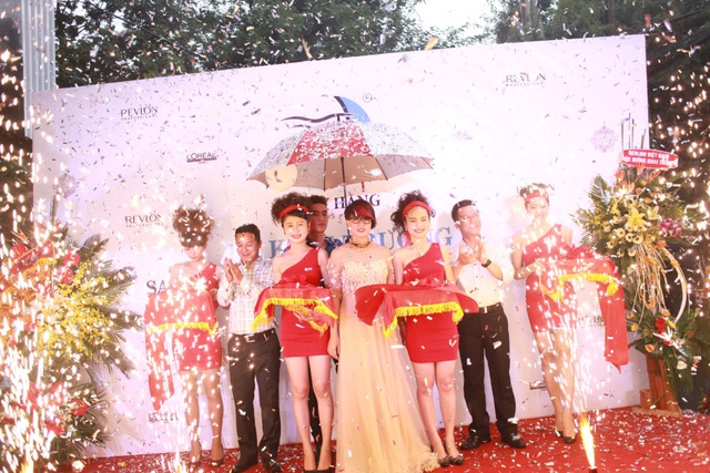 Theo chân MC Mai Ngọc, người đẹp Trương Tùng Lan tìm salon làm tóc uy tín 8