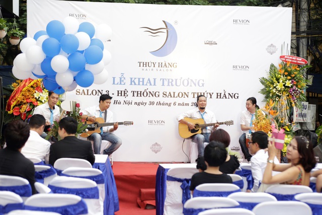 Theo chân MC Mai Ngọc, người đẹp Trương Tùng Lan tìm salon làm tóc uy tín 13