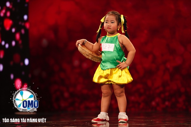 Gặp cô bé 4 tuổi “kiêu kỳ” của Vietnam’s Got Talent 3