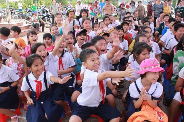 “Bảo vệ nụ cười  Việt Nam” đến với trẻ em Bình Phước 8