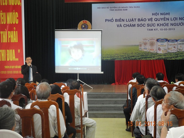 Đà Nẵng - Quảng Nam: Người cao tuổi nô nức đi hội thảo sữa 2